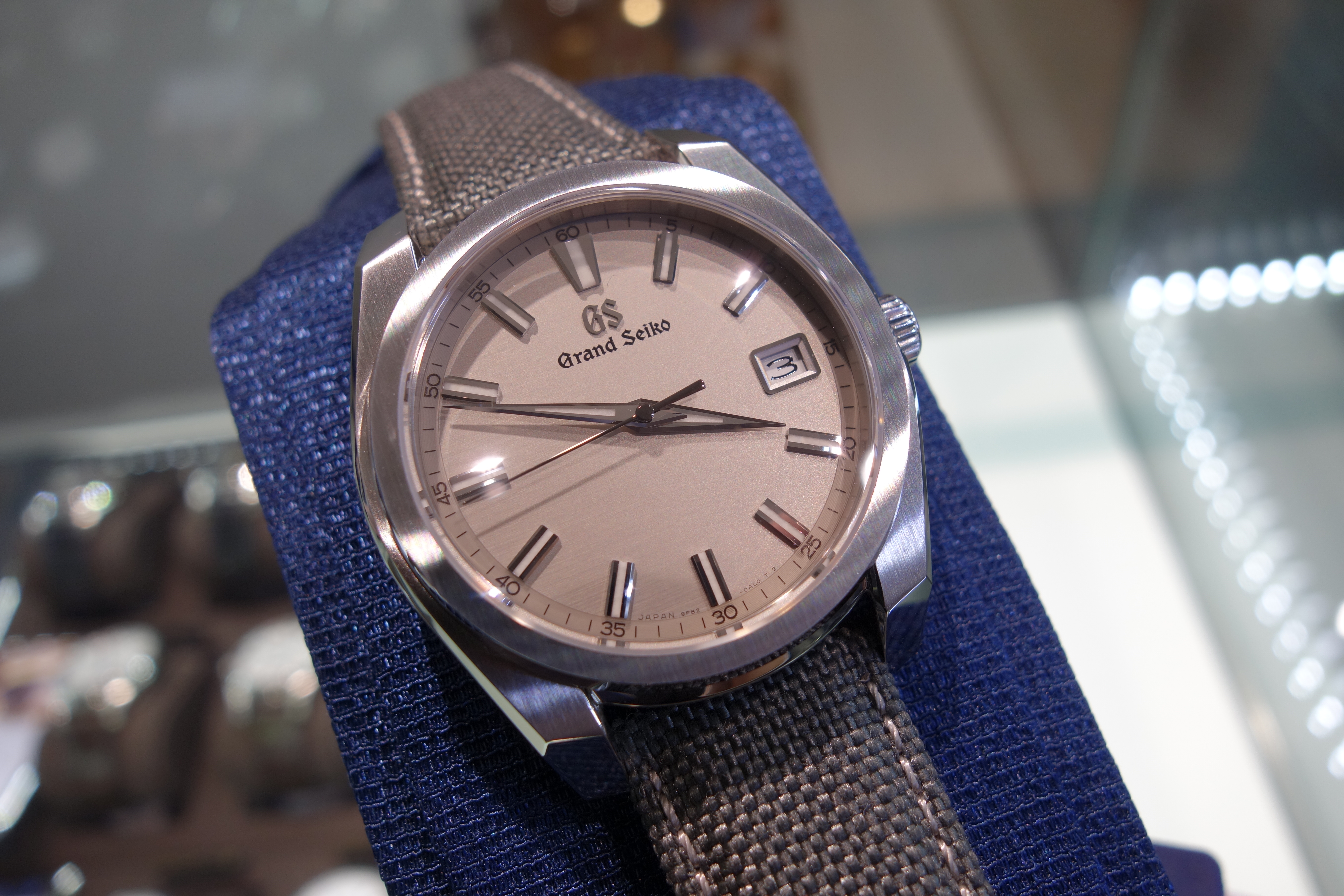 GRAND SEIKO SBGV245 腕時計のNEEL横浜ランドマークタワー店